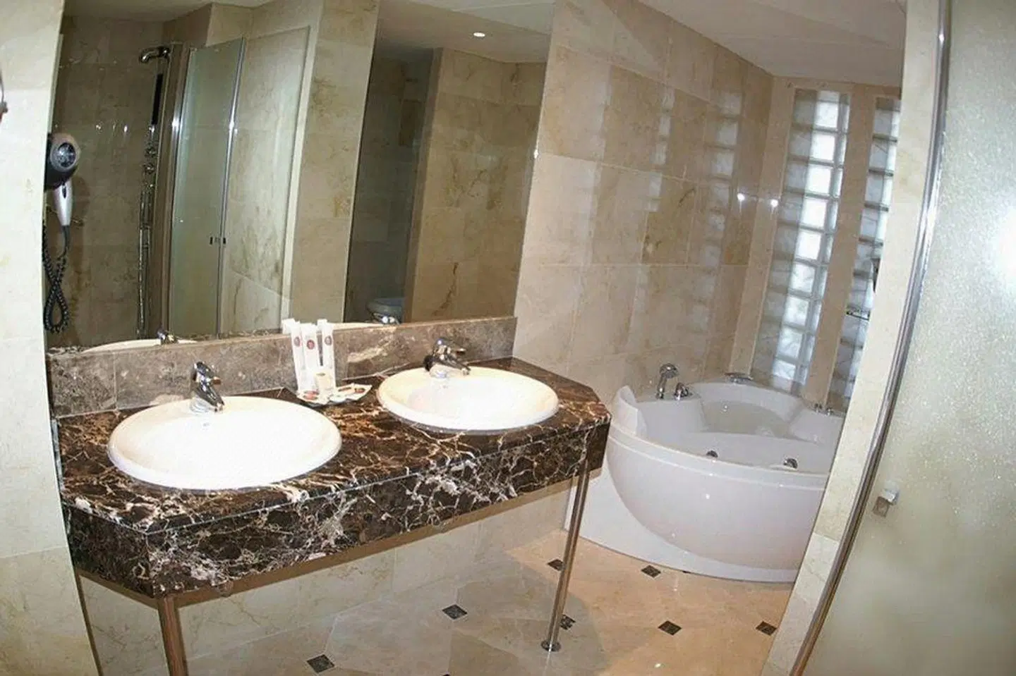 Spa Cádiz Plaza Badezimmer