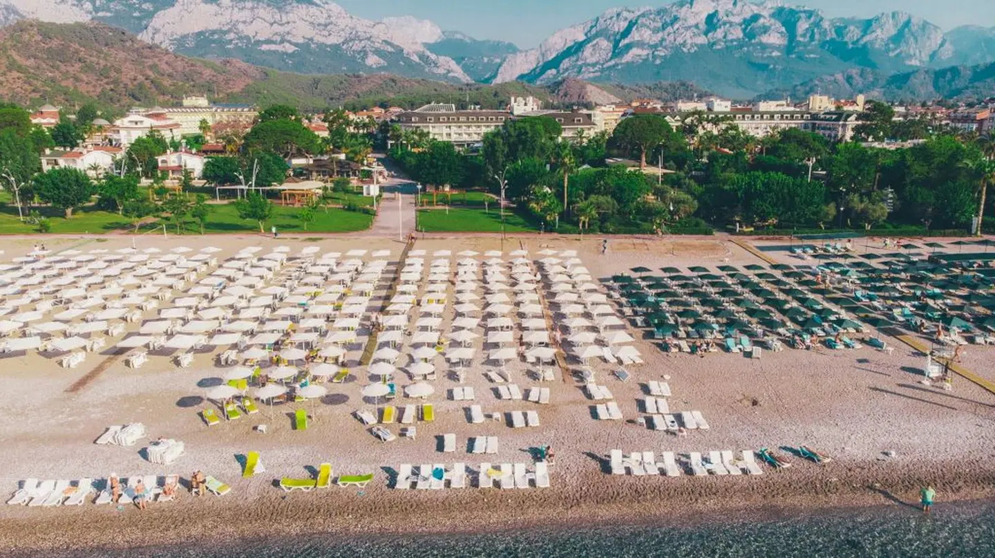 Beso Beach Hotel Strand