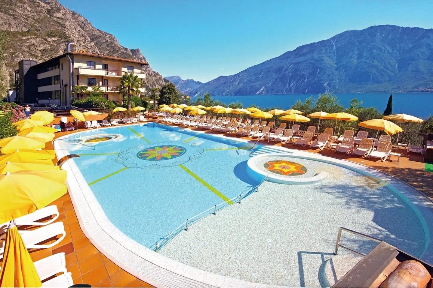 Ilma OUTDOOR_POOL