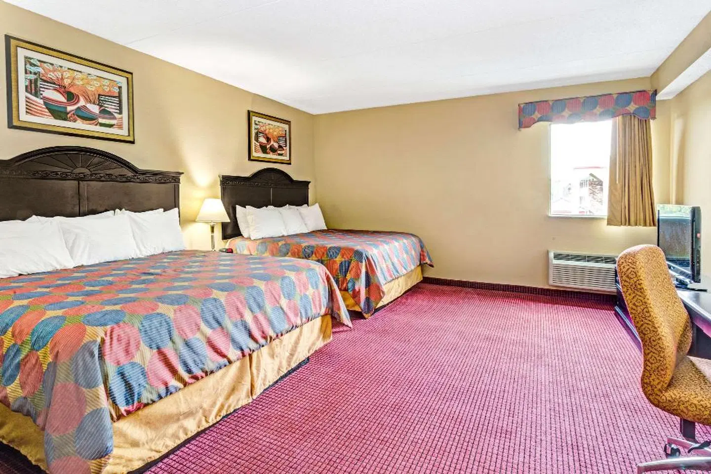 Days Inn and Suites Jeffersonville ROOM_EXAMPLE