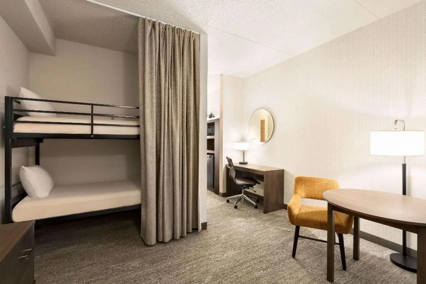 Days Inn & Suites by Wyndham Bozeman ROOM_EXAMPLE