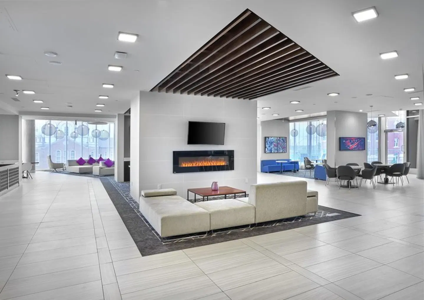 DoubleTree by Hilton Edmonton Downtown LOUNGE_LOBBY