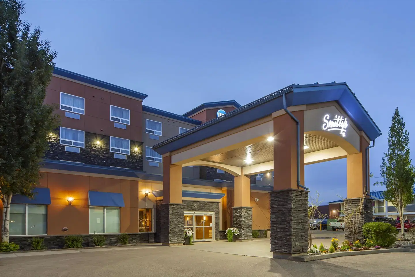 Best Western Cold Lake Inn EXTERIOR