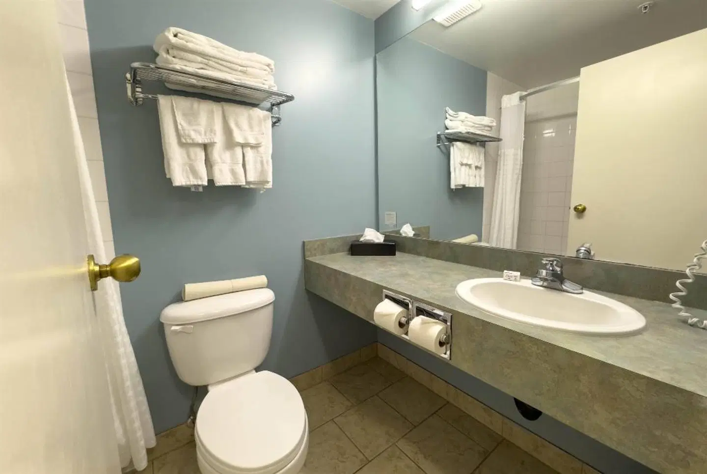 Super 8 by Wyndham Edmonton South Badezimmer
