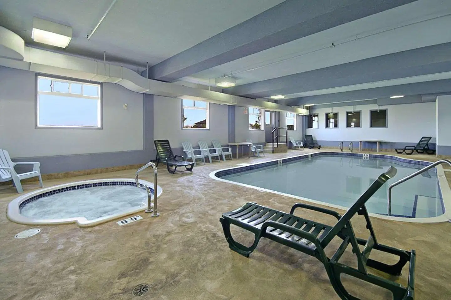 Super 8 by Wyndham Fort Saskatchewan Hallenbad