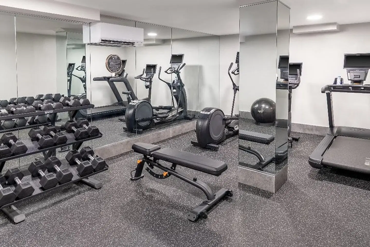 voco Astoria by IHG SPORTS_AND_LEISURE