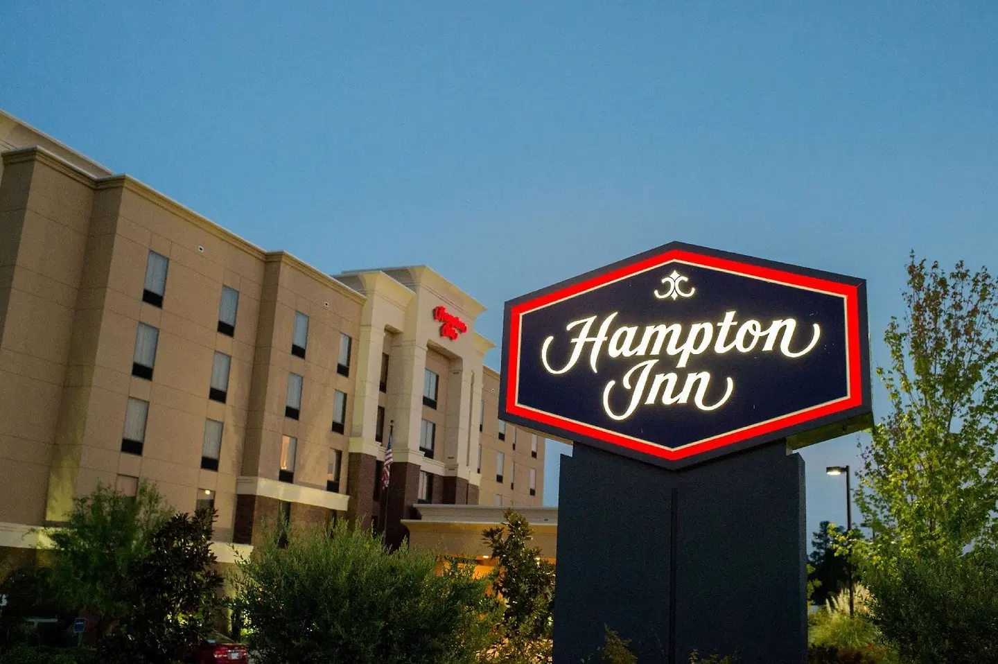 Hampton Inn Oxford/Conference Center EXTERIOR