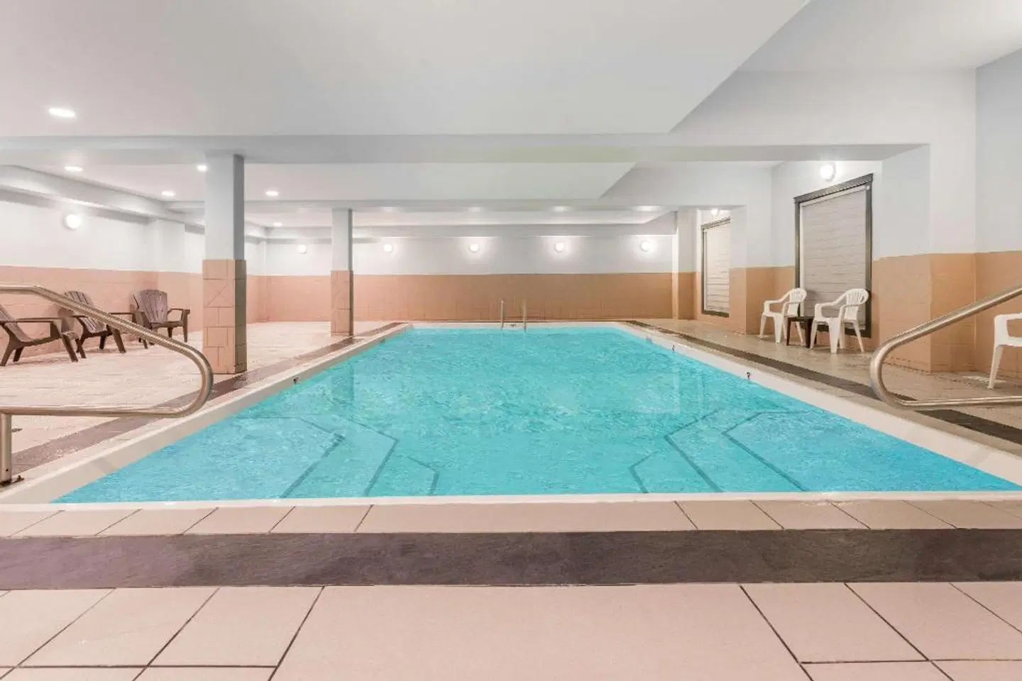 Ramada by Wyndham Hinton Hallenbad