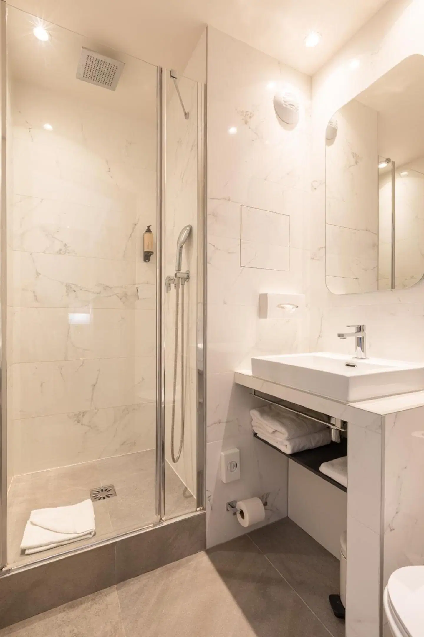 Puding Hotel Badezimmer