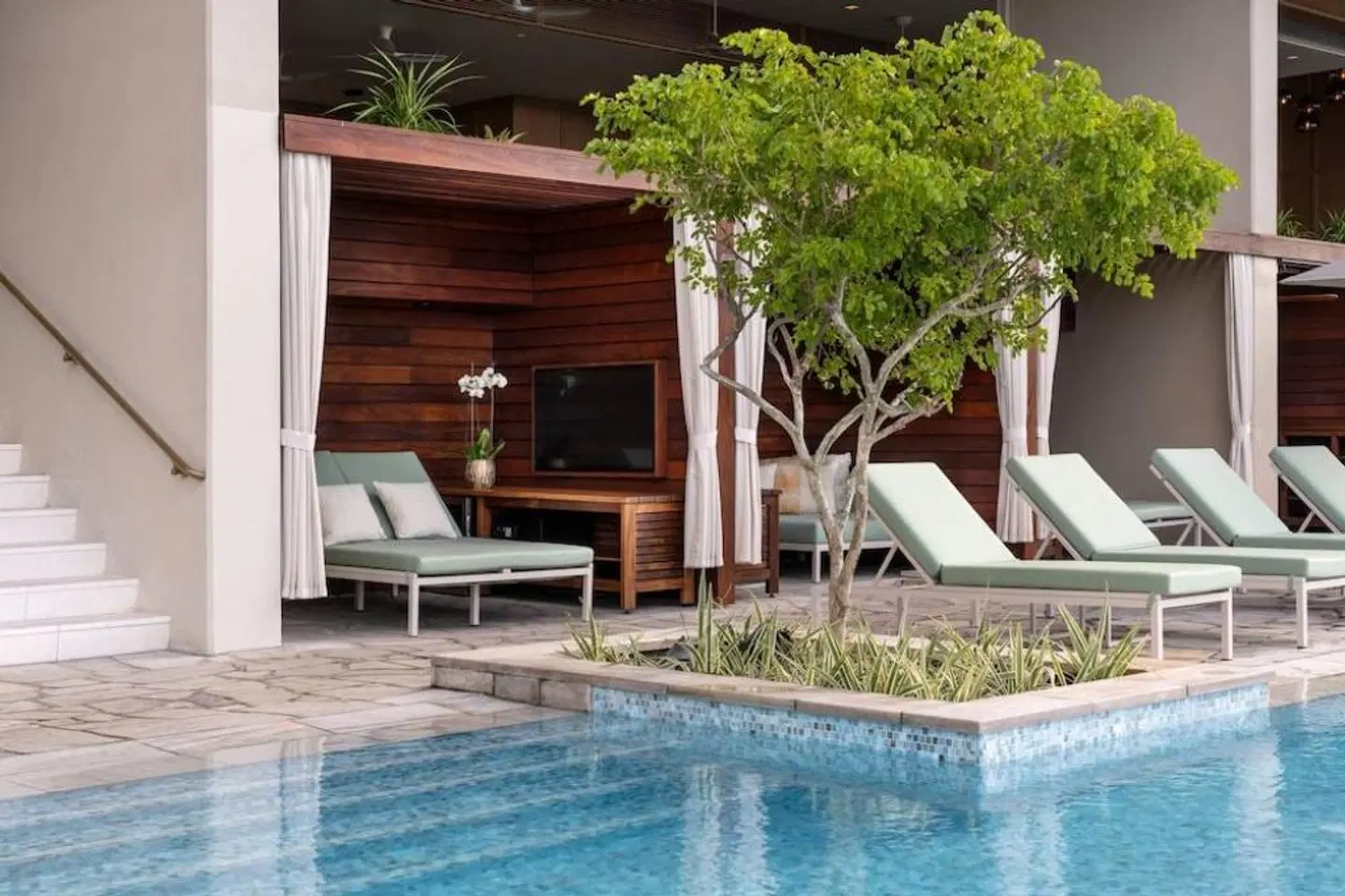 The Ritz-Carlton Residences, Waikiki Beach OUTDOOR_POOL