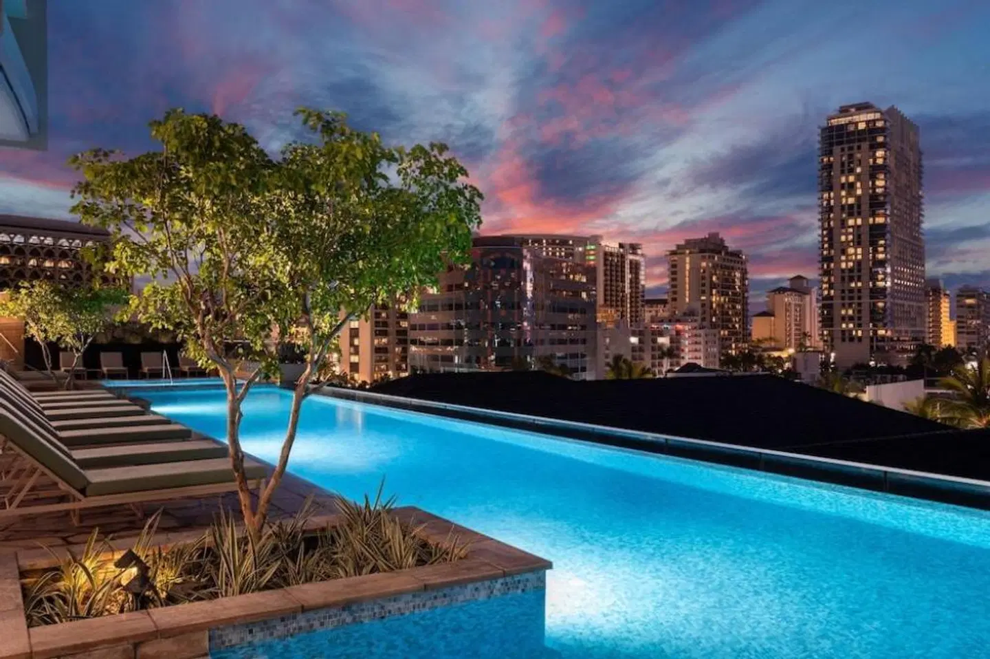 The Ritz-Carlton Residences, Waikiki Beach OUTDOOR_POOL