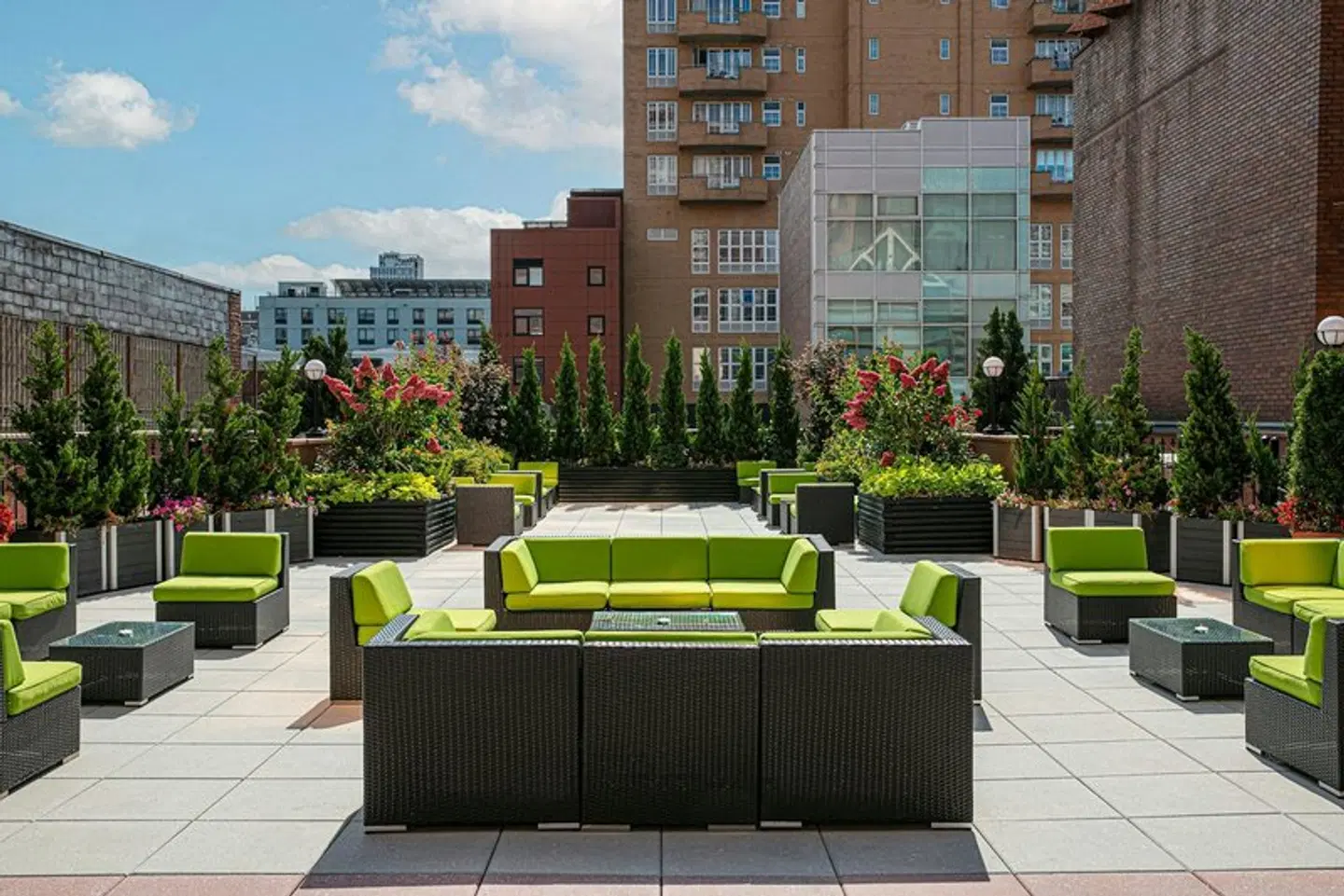 Sheraton LaGuardia East Hotel EXTERIOR