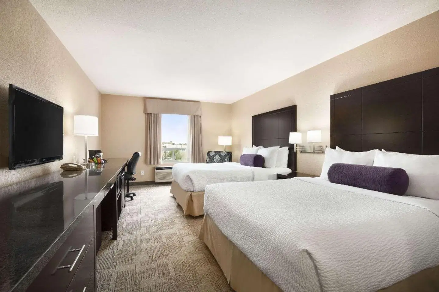 Days Inn by Wyndham Calgary Airport ROOM_EXAMPLE