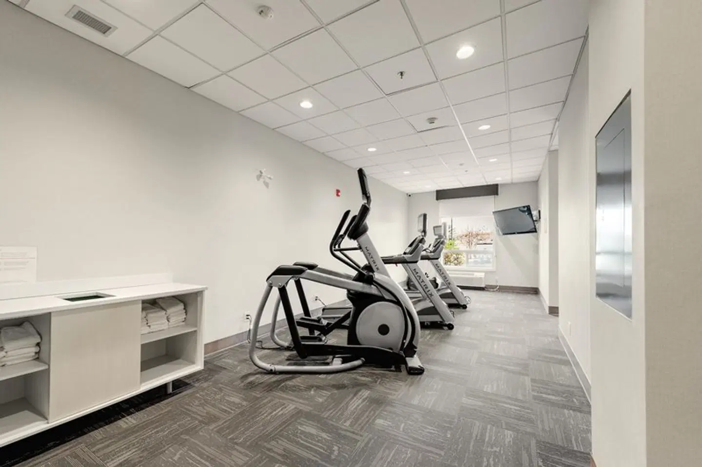 Holiday Inn Express & Suites Edmonton South by IHG SPORTS_AND_LEISURE