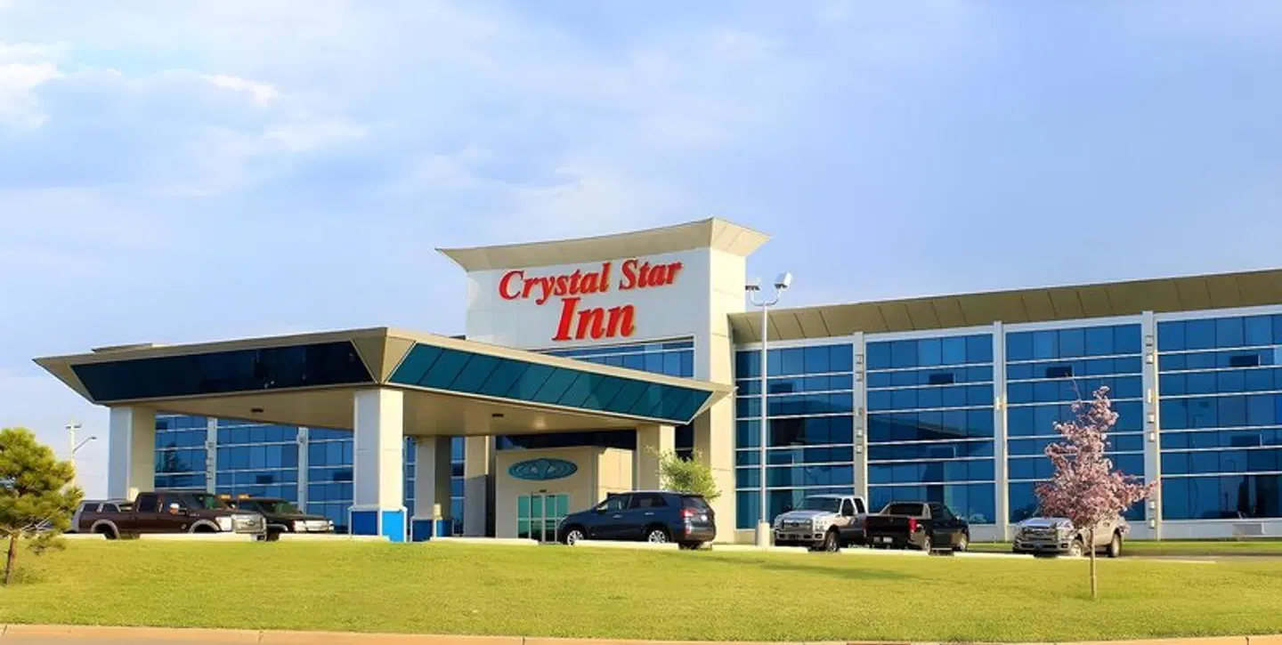 Crystal Star Inn EXTERIOR