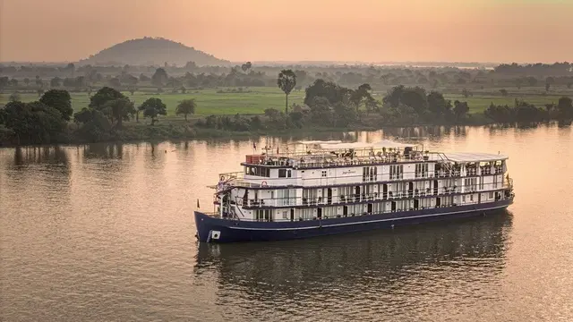 Heritage Line (Jayavarman, Siem Reap - Ho Chi Minh Stadt) LANDSCAPE