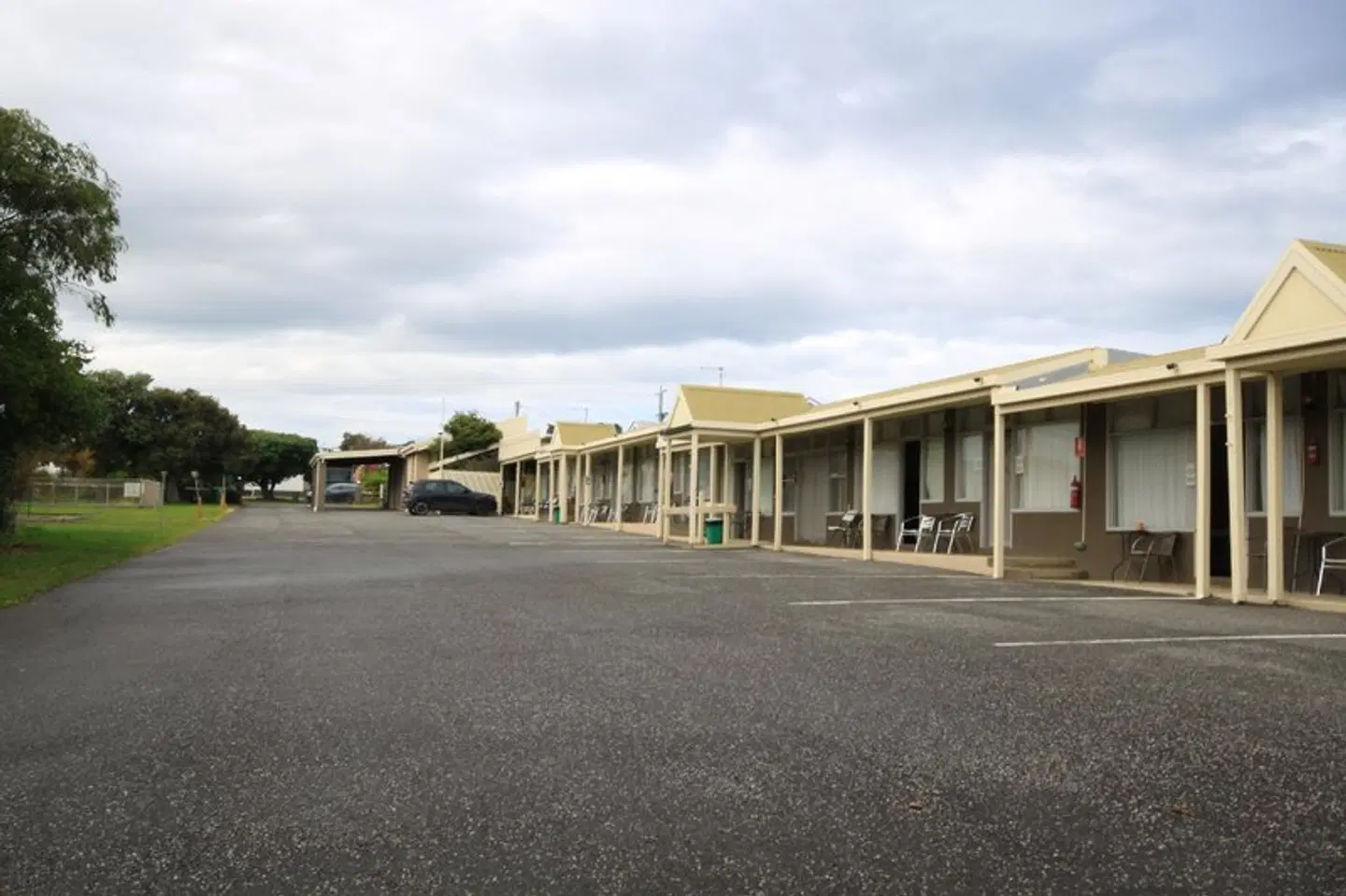 Pelicans Motel San Remo EXTERIOR