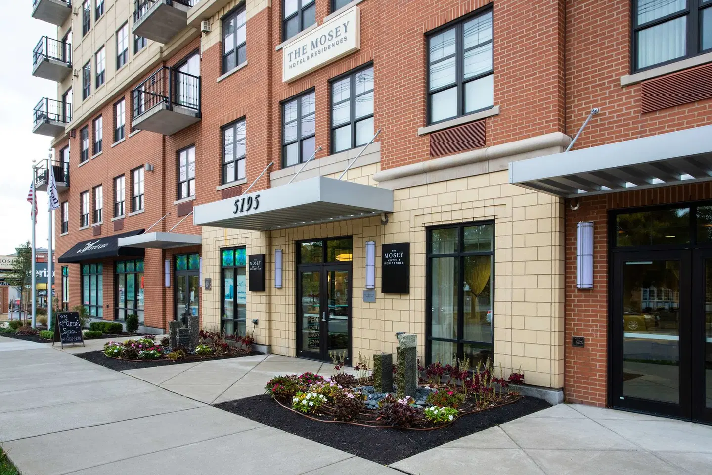 The Mosey Buffalo Williamsville, Tapestry Collection by Hilton EXTERIOR