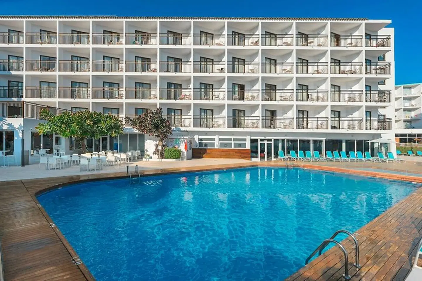Vibra San Remo OUTDOOR_POOL