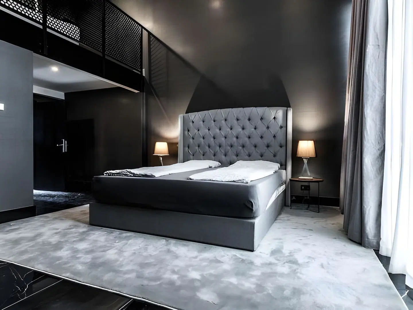 Black ROOM_EXAMPLE