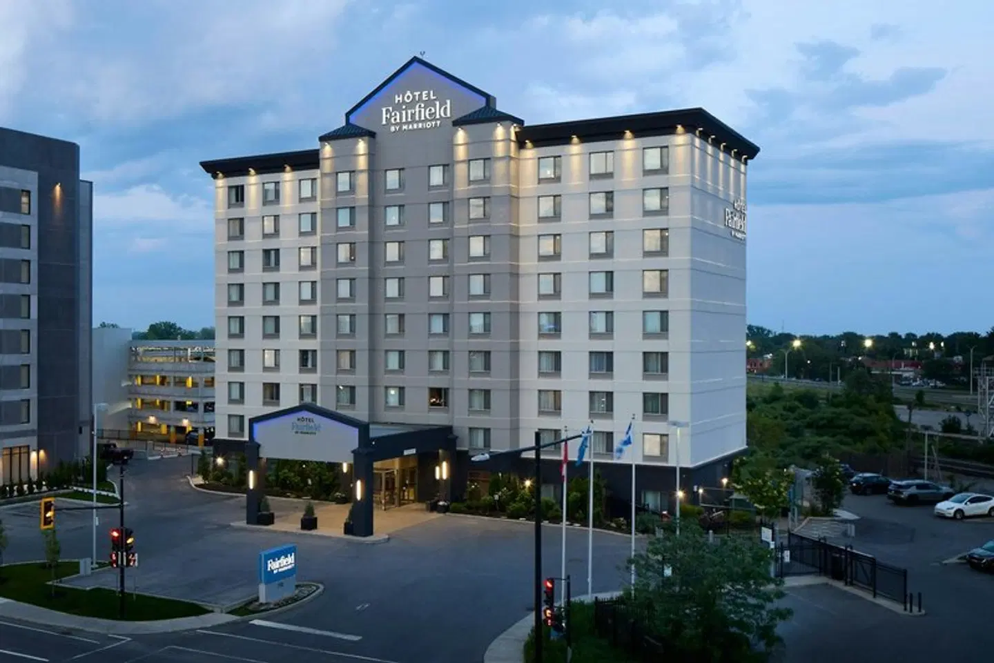 Fairfield by Marriott Inn & Suites Montreal Airport EXTERIOR