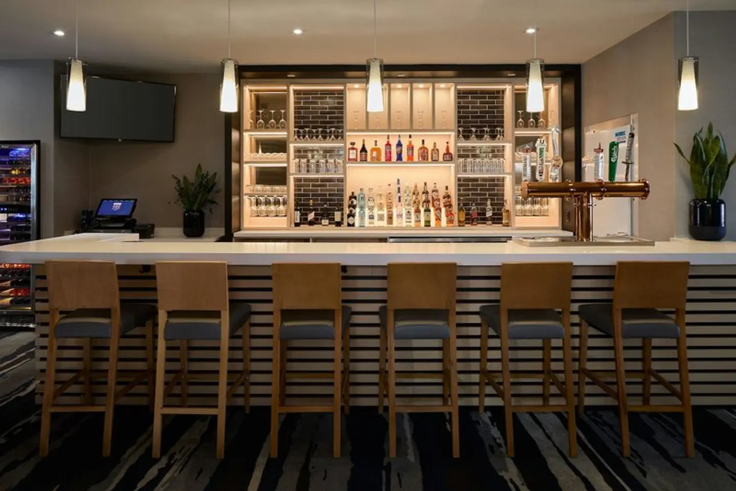 Fairfield by Marriott Inn & Suites Montreal Airport Bar