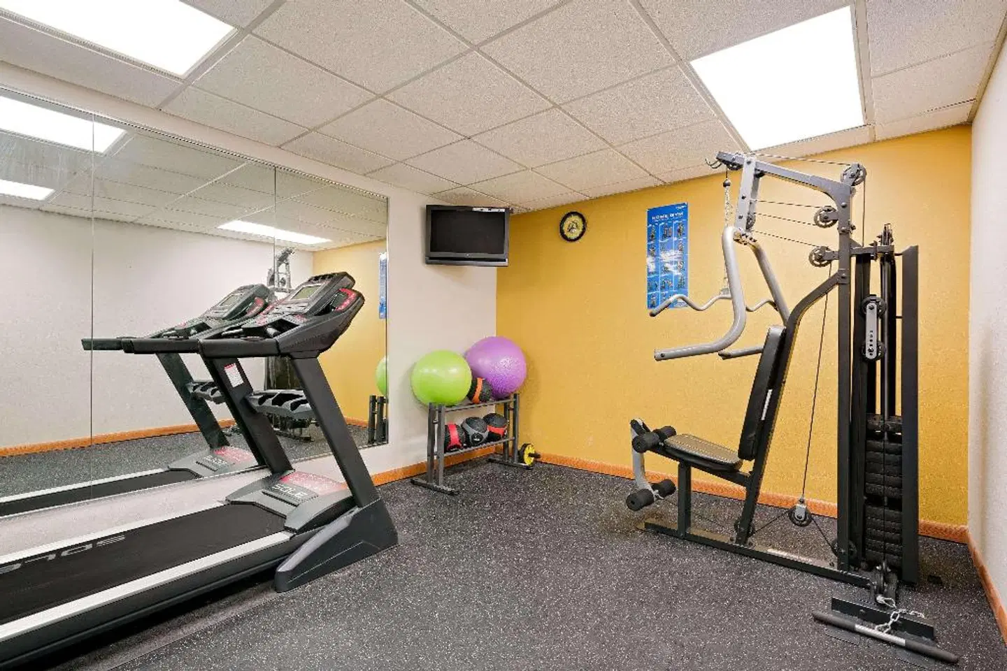 Days Inn by Wyndham Mounds View Twin Cities North SPORTS_AND_LEISURE