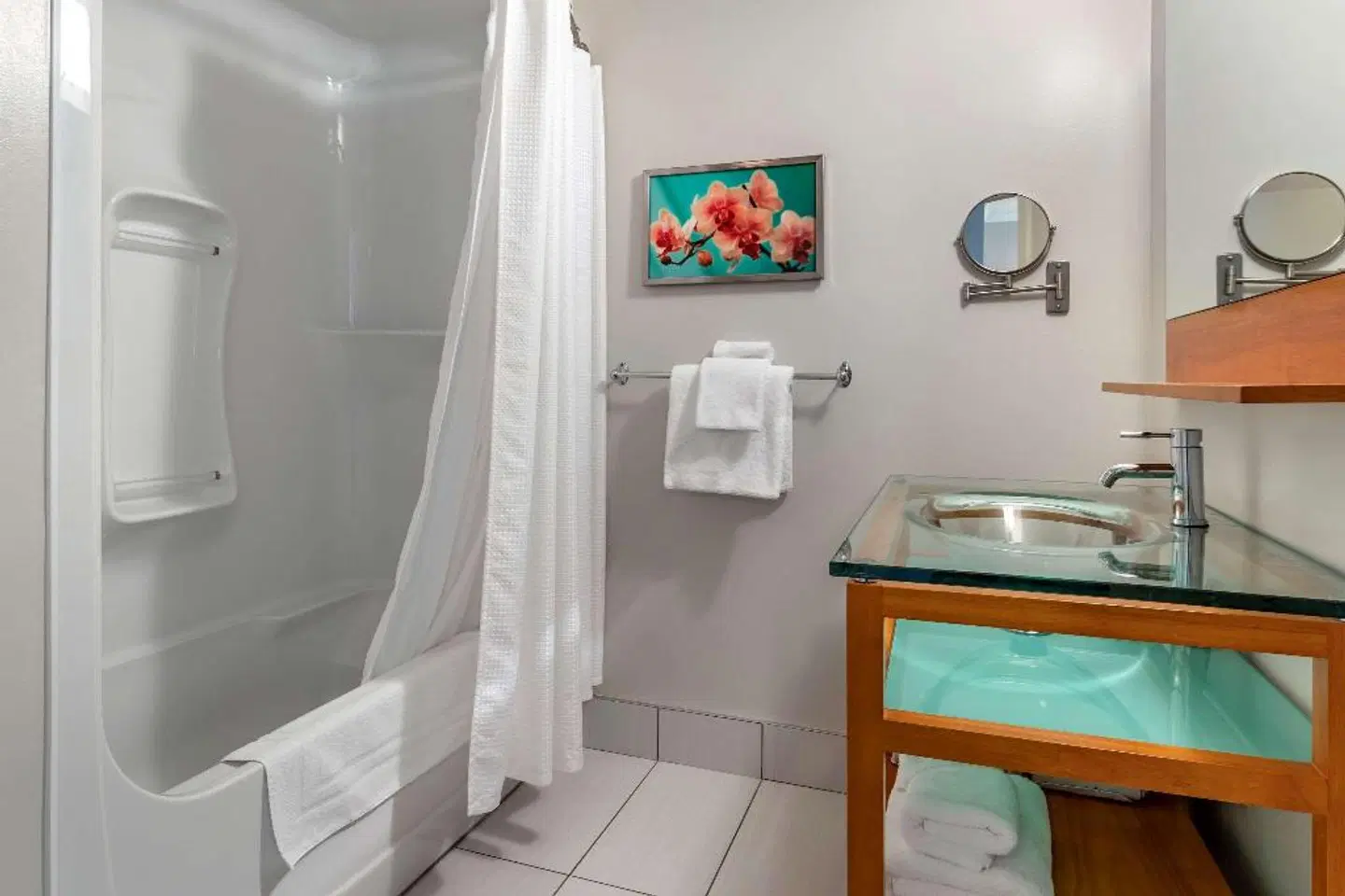 Le Noranda Hotel & Spa, Ascend Hotel Collection Badezimmer