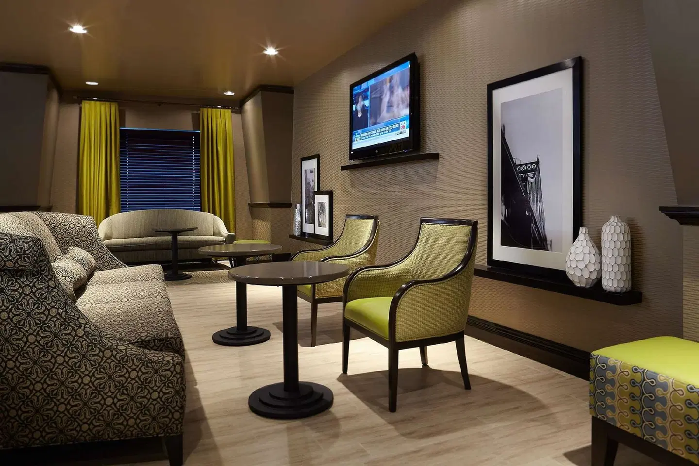Hampton Inn & Suites by Hilton Montreal-Dorval LOUNGE_LOBBY