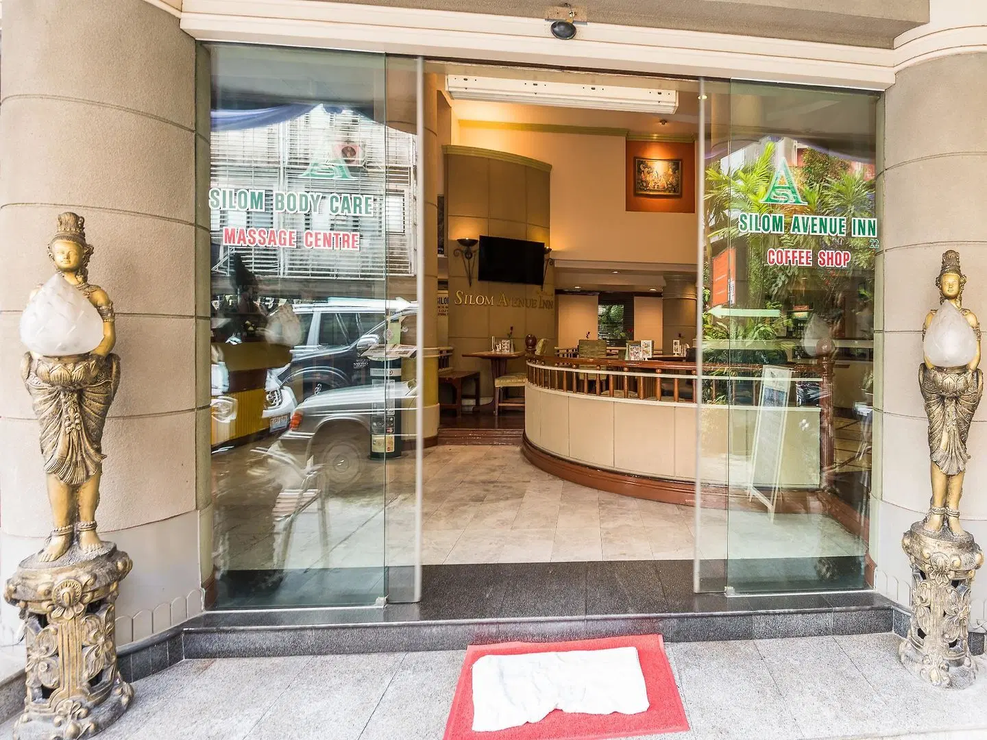 Silom Avenue Inn BAR