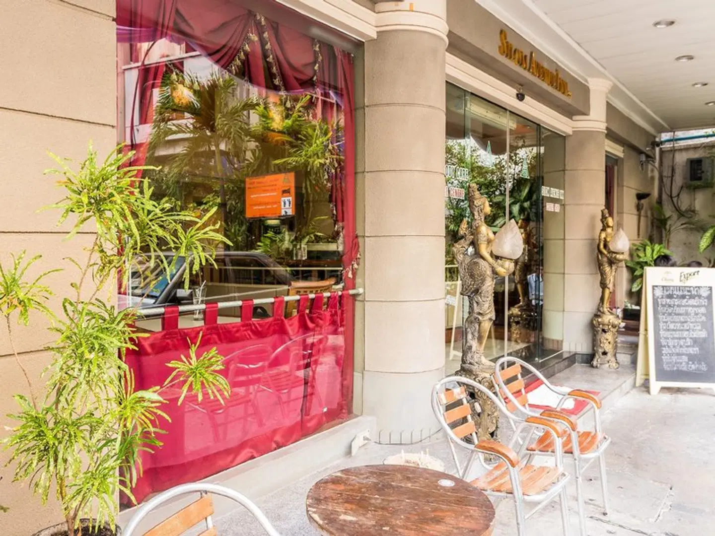 Silom Avenue Inn Badezimmer