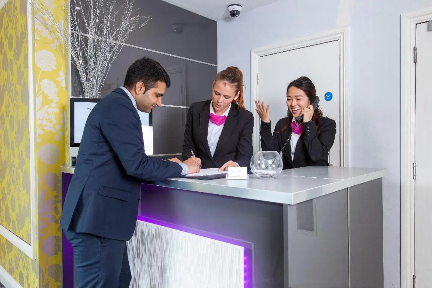 Shepherd's Bush Boutique Hotel PEOPLE