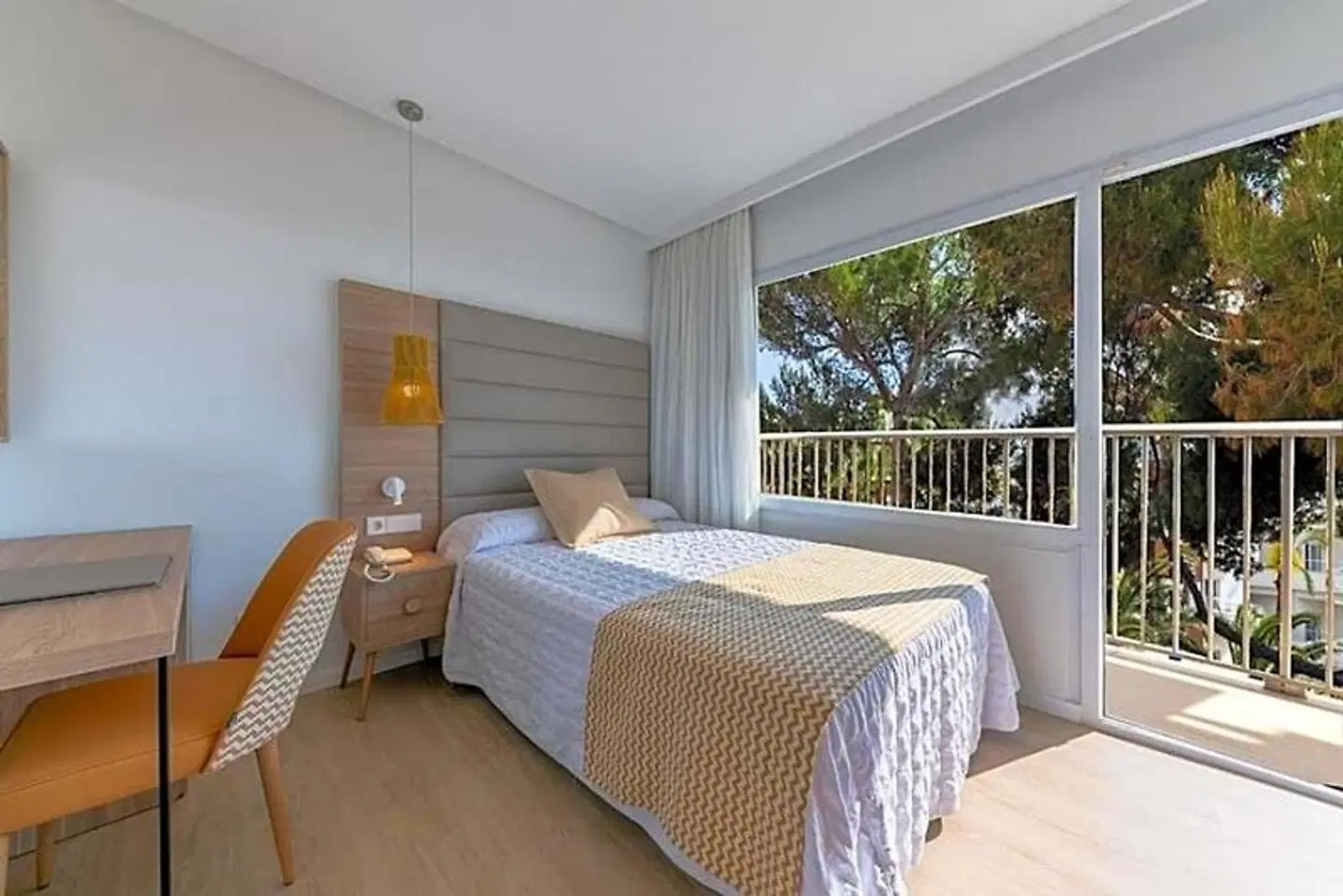 Leman ROOM_EXAMPLE