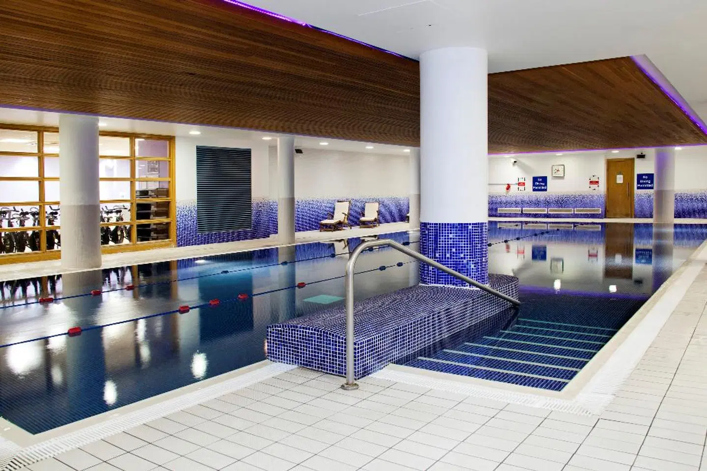 Clayton Hotel Cardiff Lane Hallenbad
