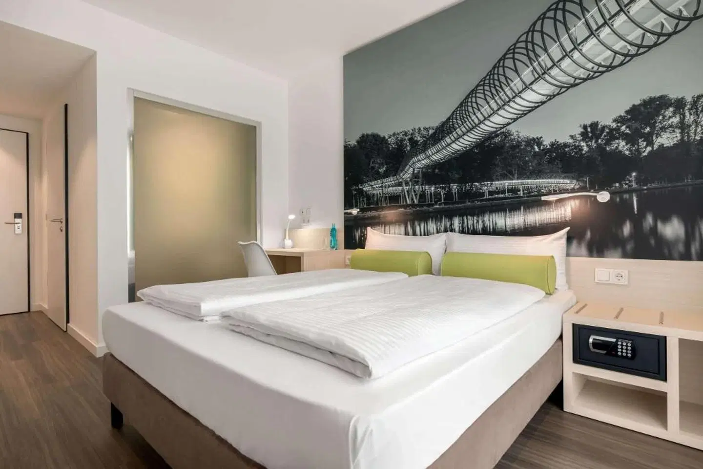 Super 8 by Wyndham Oberhausen ROOM_EXAMPLE