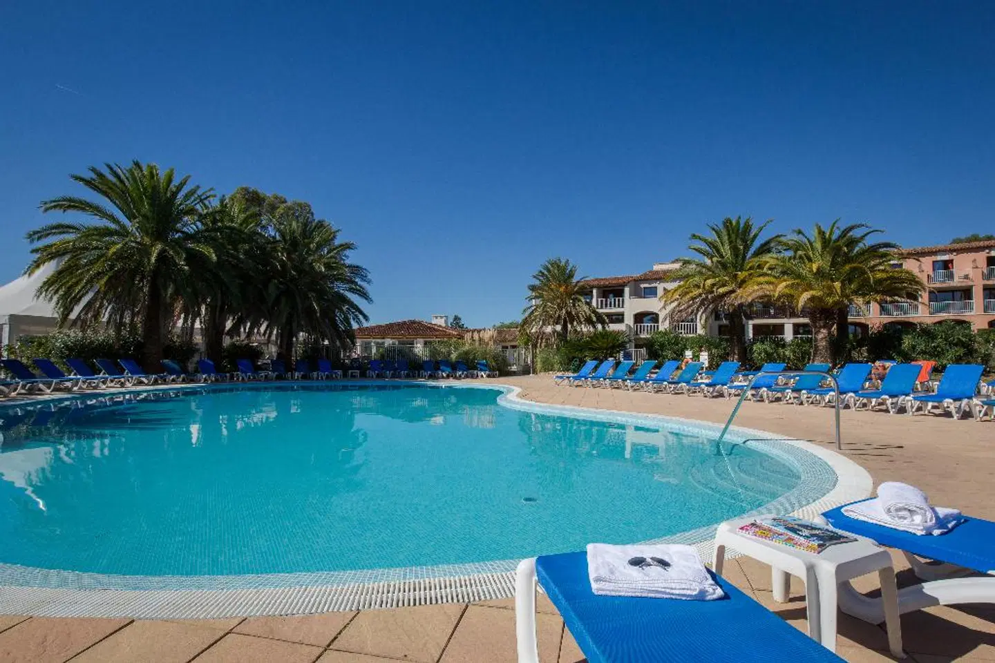 SOWELL Family Port Grimaud OUTDOOR_POOL
