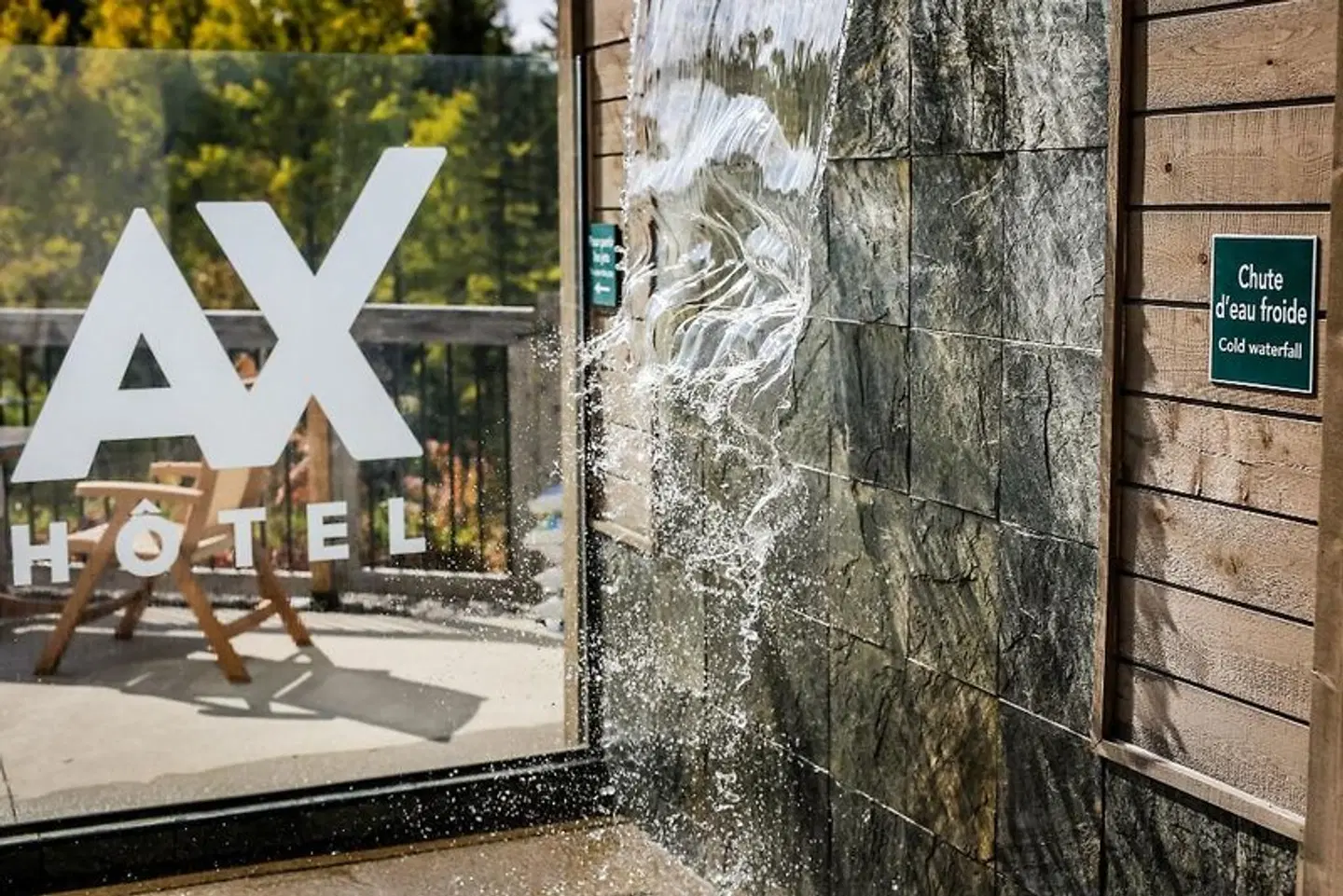 AX Hotel Badezimmer