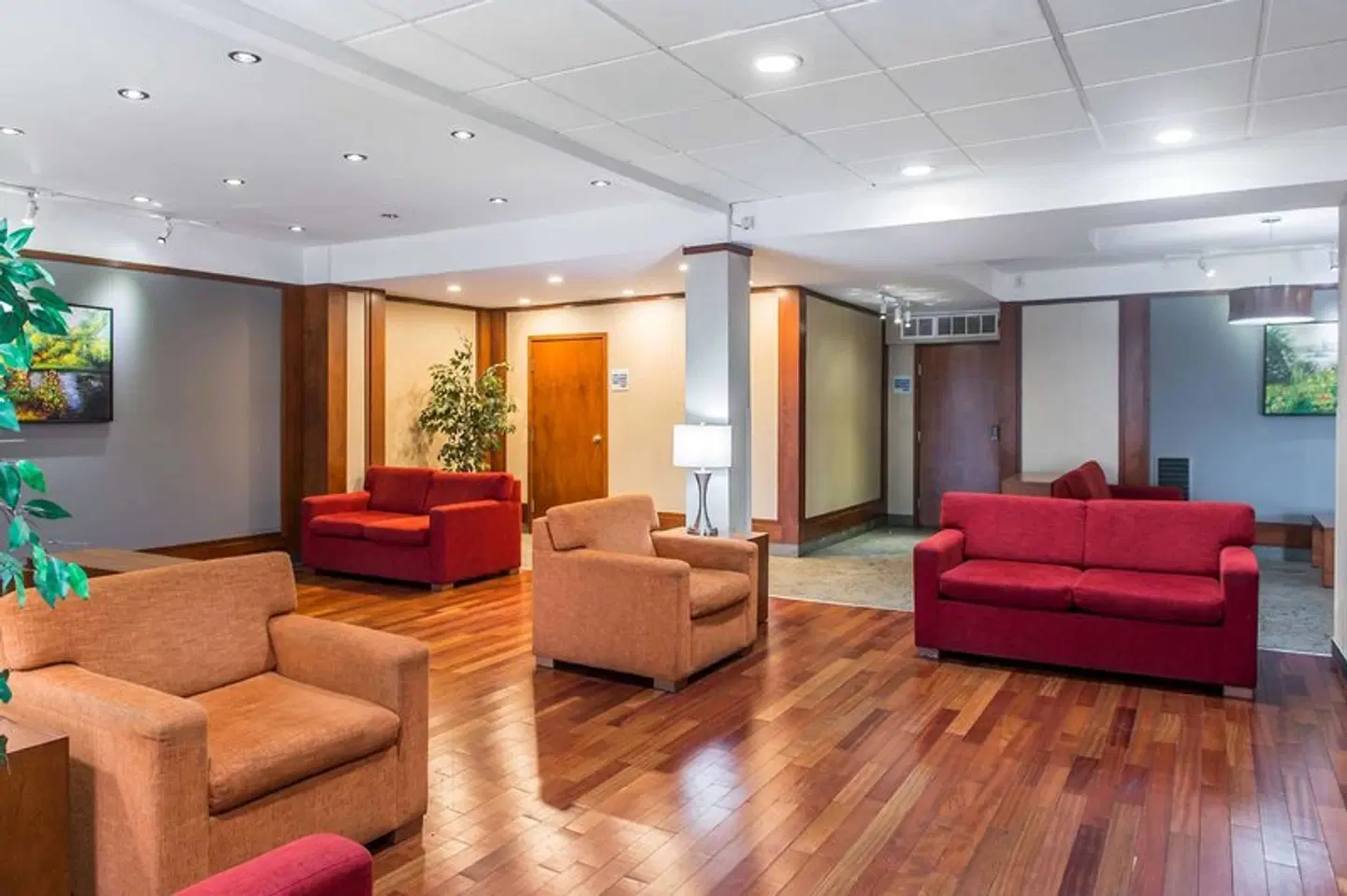 Ramada Plaza by Wyndham Montreal LOUNGE_LOBBY