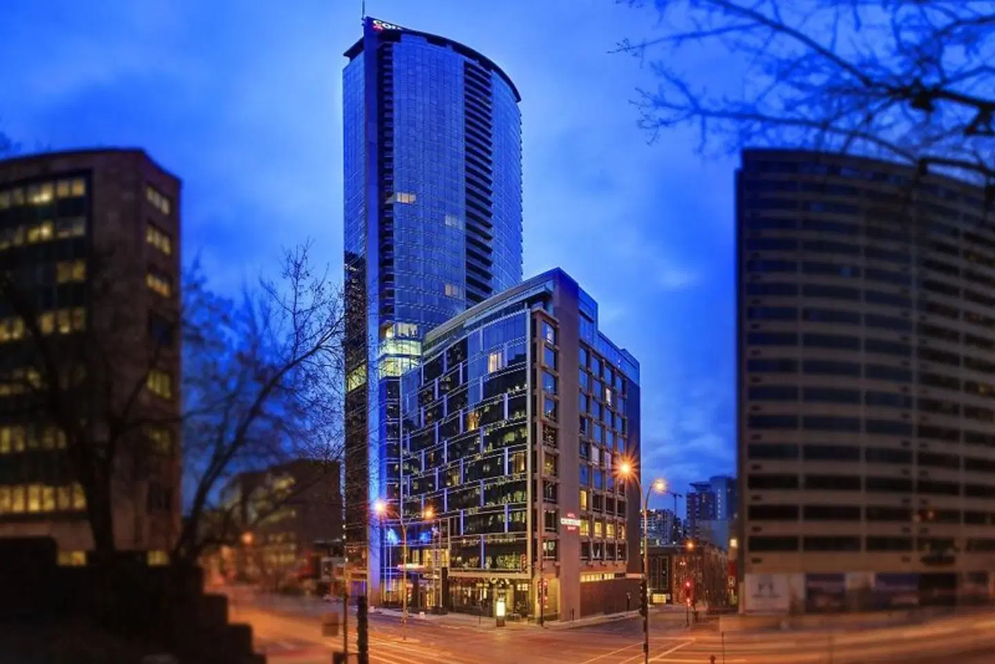 Courtyard by Marriott Montreal Downtown EXTERIOR