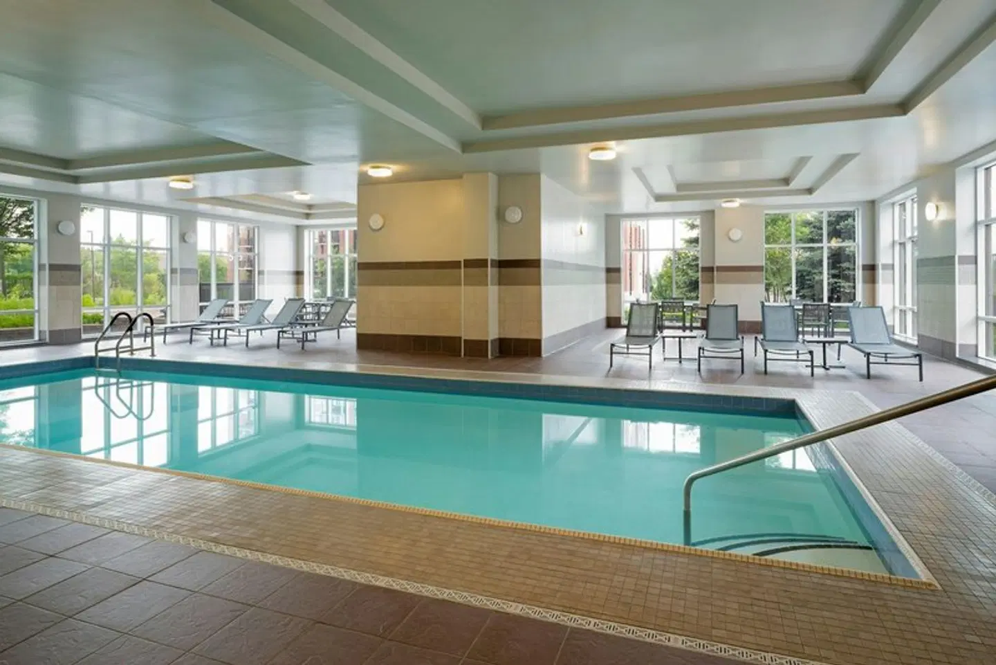 Residence Inn by Marriott Ottawa Airport Hallenbad