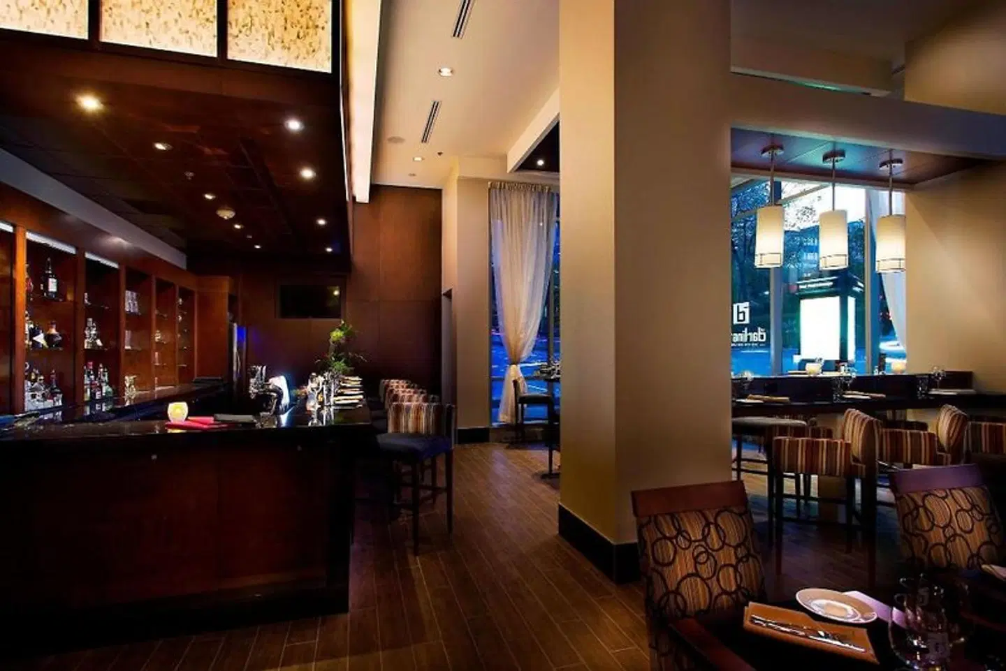 Courtyard by Marriott Montreal Downtown Bar