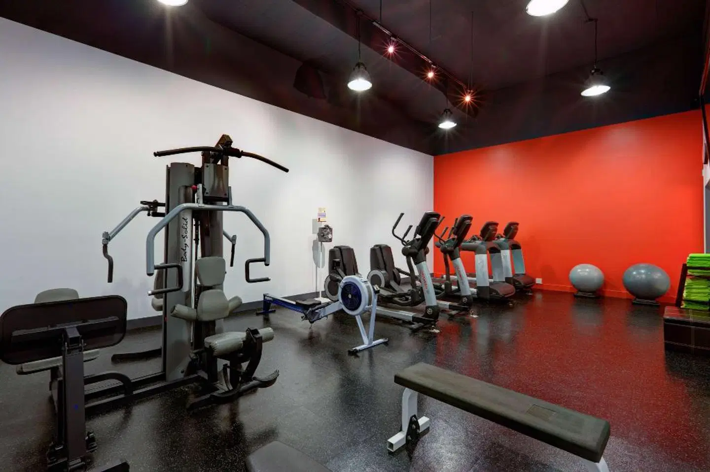 Radisson Blu Toronto Downtown SPORTS_AND_LEISURE