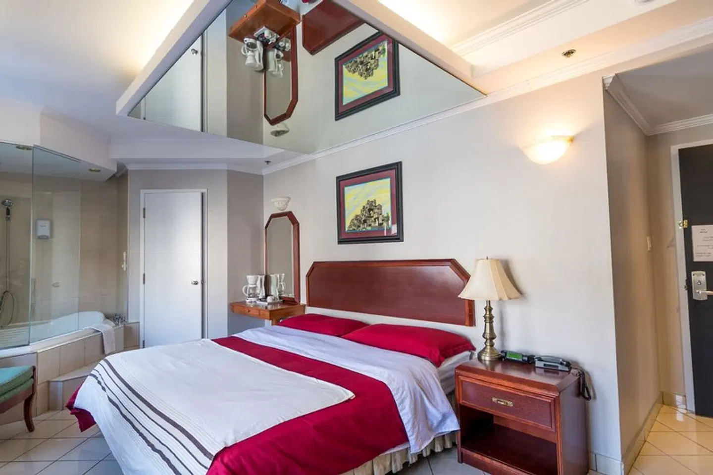 Montreal Central ROOM_EXAMPLE