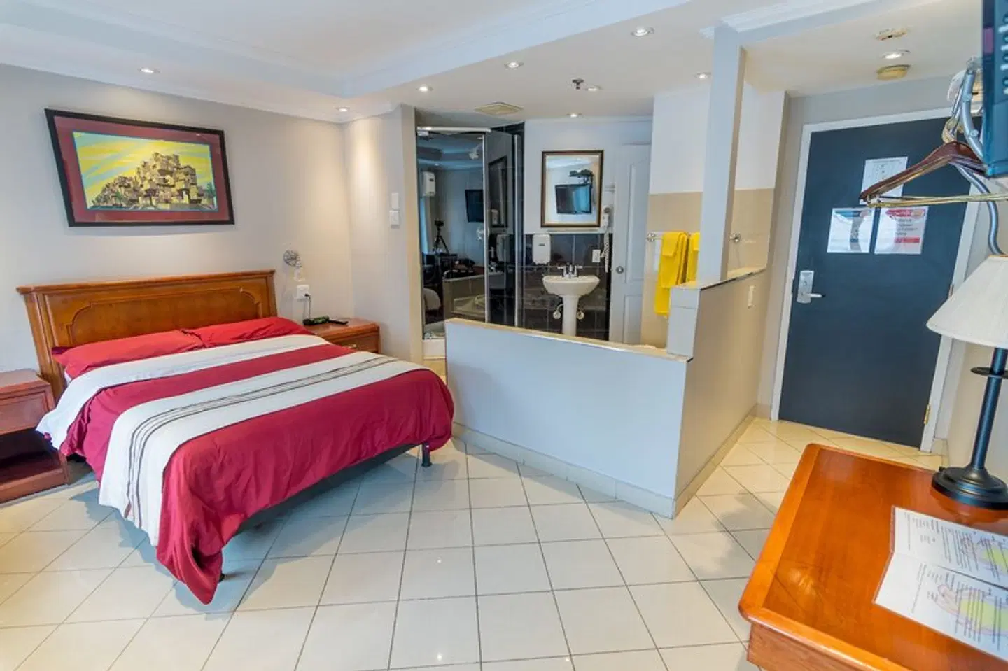 Montreal Central ROOM_EXAMPLE