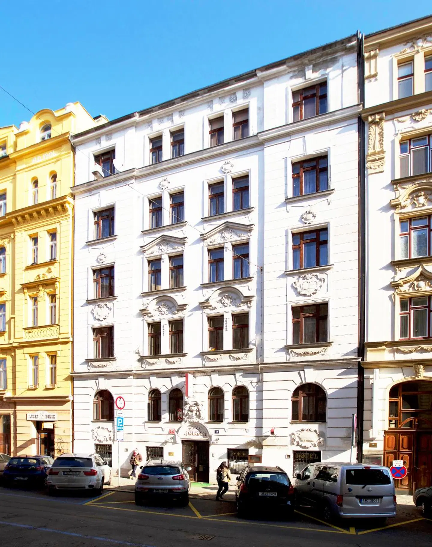 Olga EXTERIOR