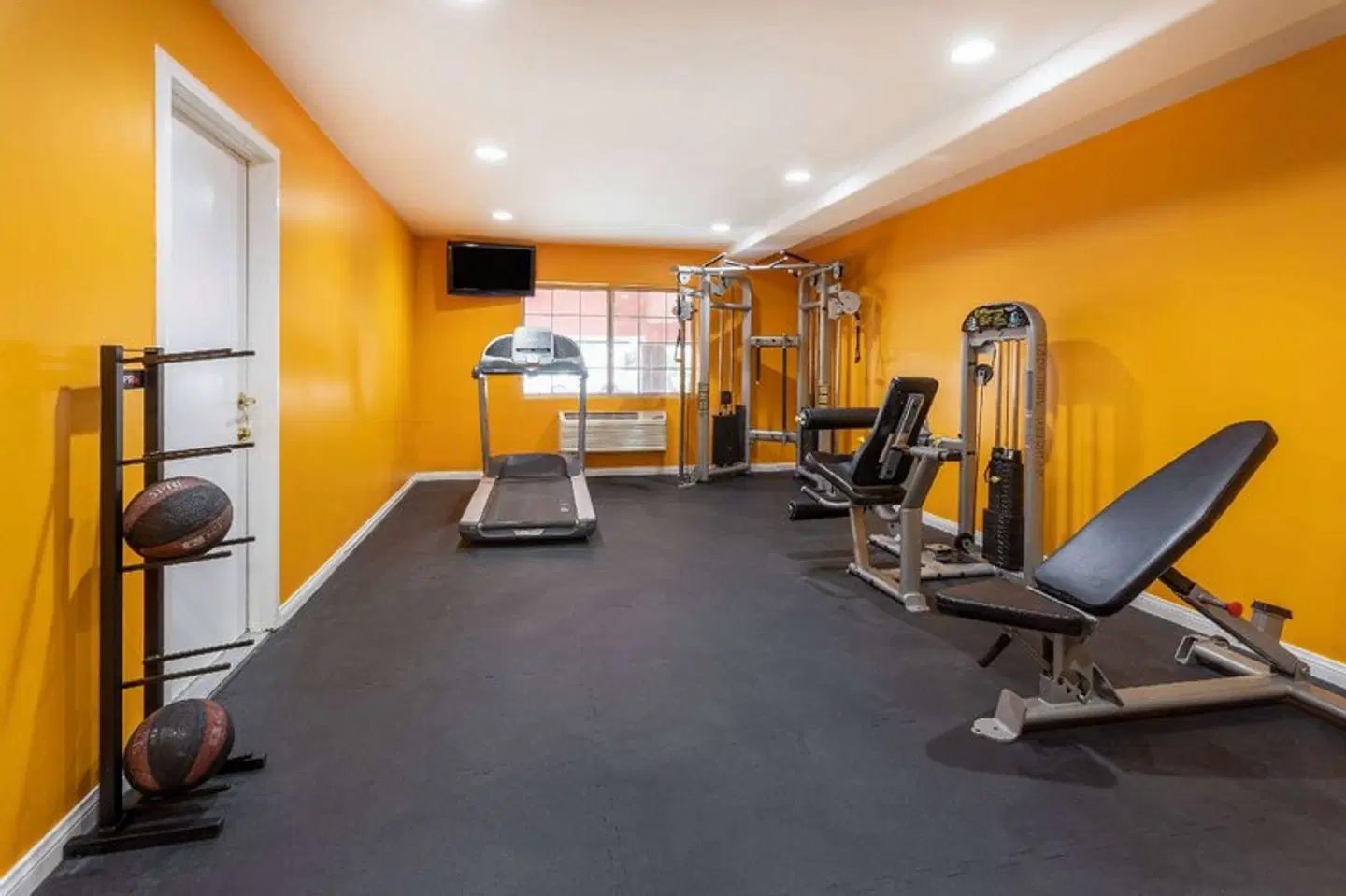 Days Inn by Wyndham Santa Monica/Los Angeles SPORTS_AND_LEISURE