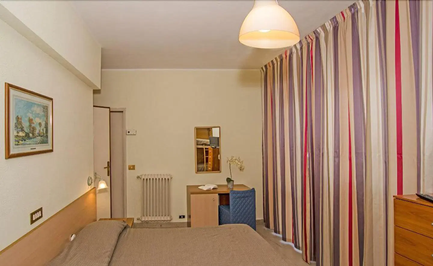 Laurin ROOM_EXAMPLE