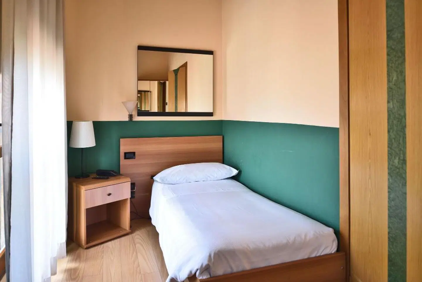 Carlton ROOM_EXAMPLE