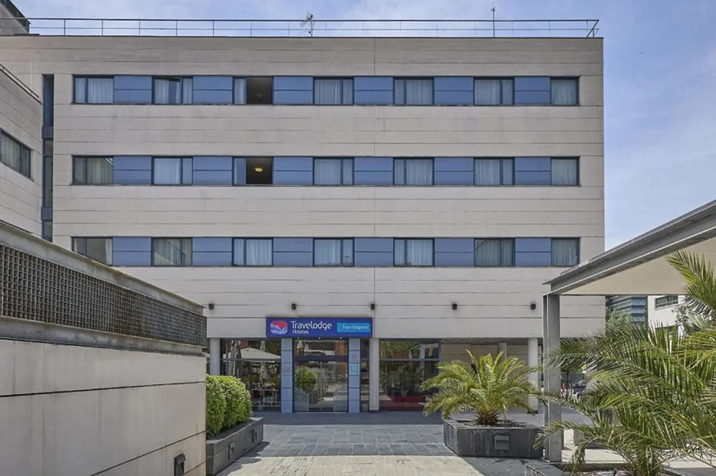 Travelodge Torrelaguna EXTERIOR