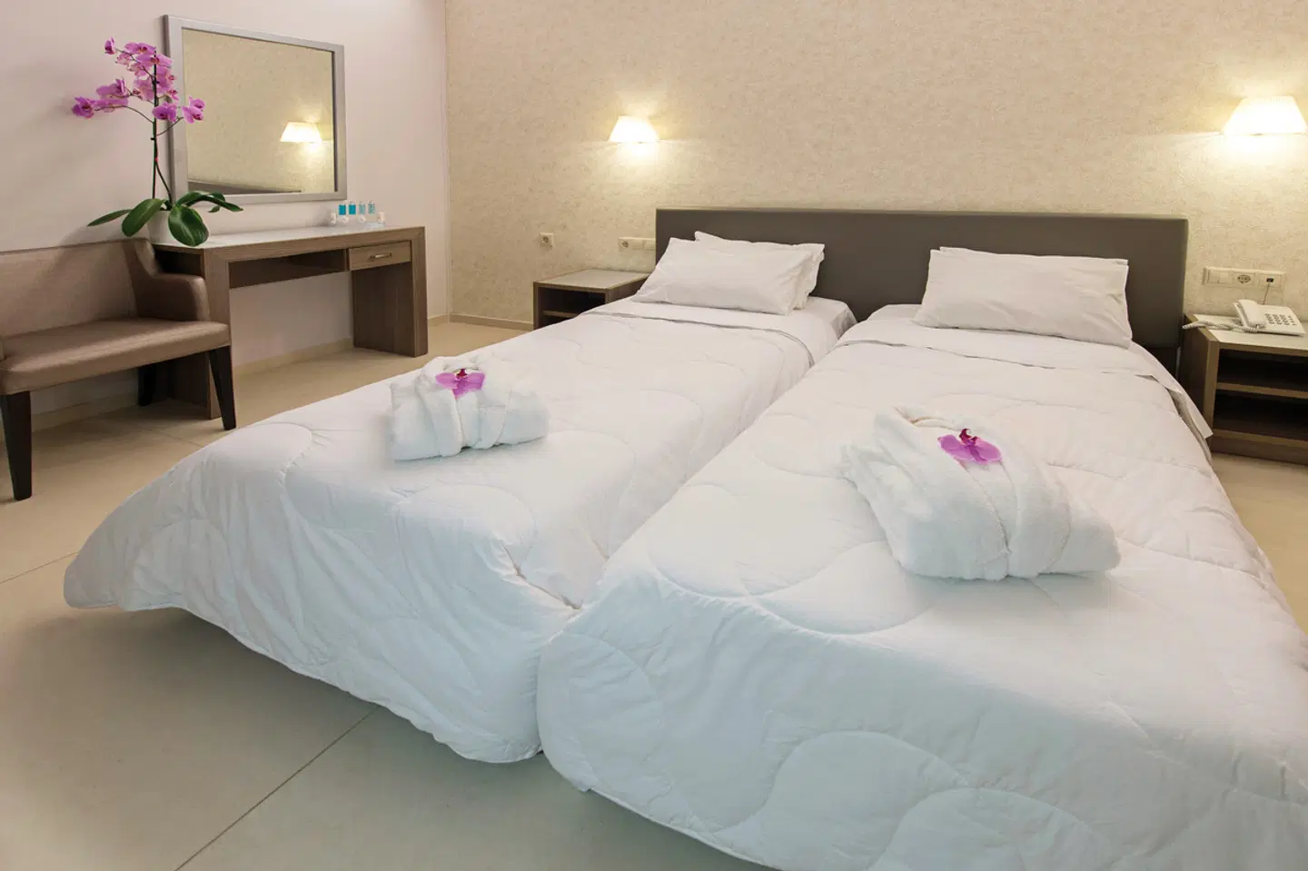 Astron ROOM_EXAMPLE